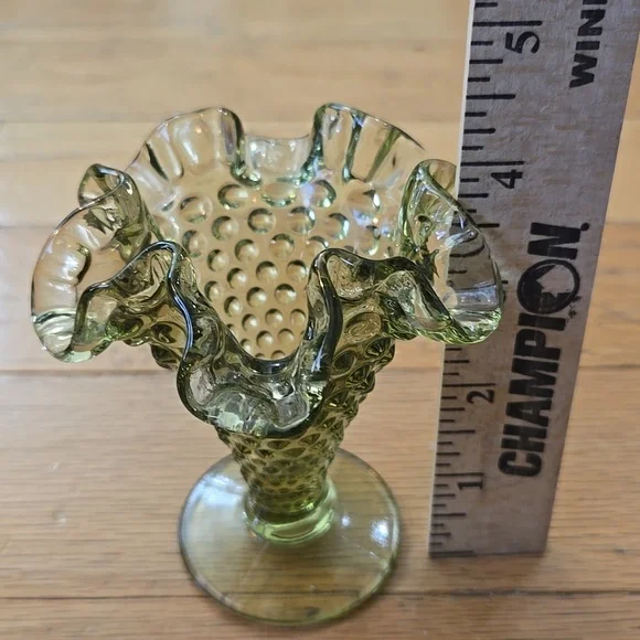 VTG Fenton Soft Green Glass Ruffled Hobnail 3.75" Small Vase - Picture 6 of 6
